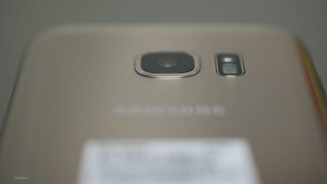 Samsung Galaxy S7 back macro