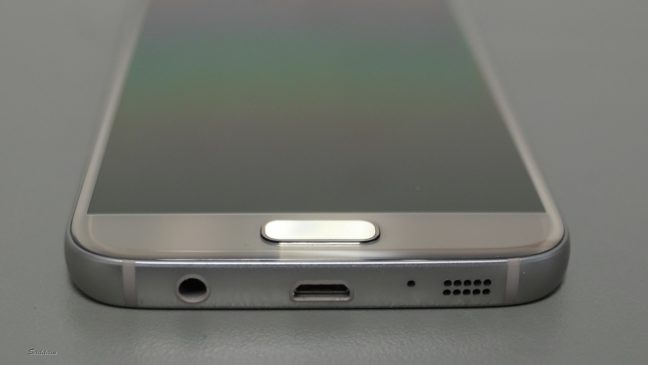 Samsung Galaxy S7 front bottom